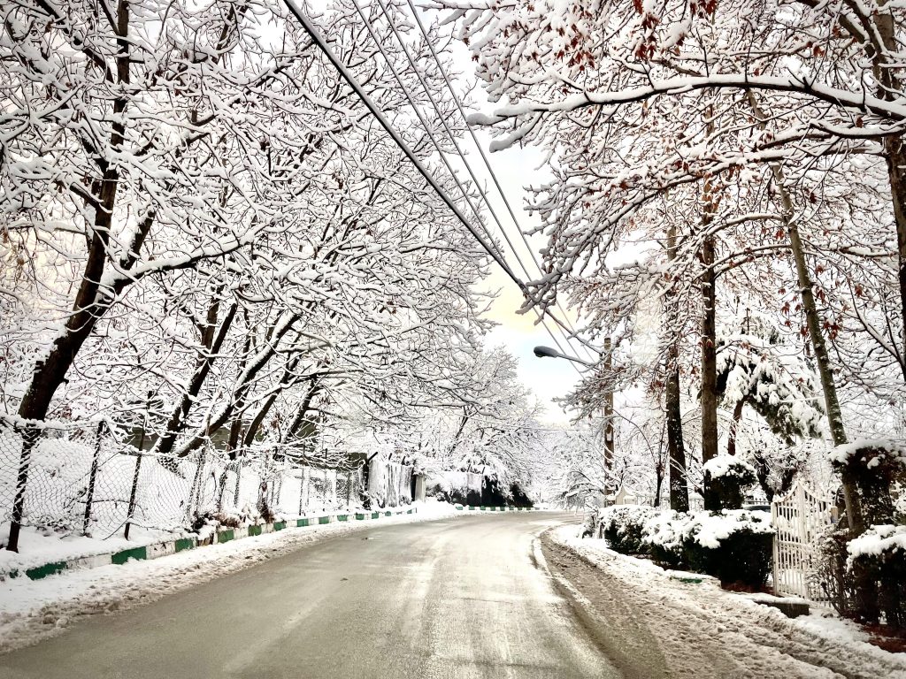 نمایی از زمستان محله سبوبزرگ لواسان